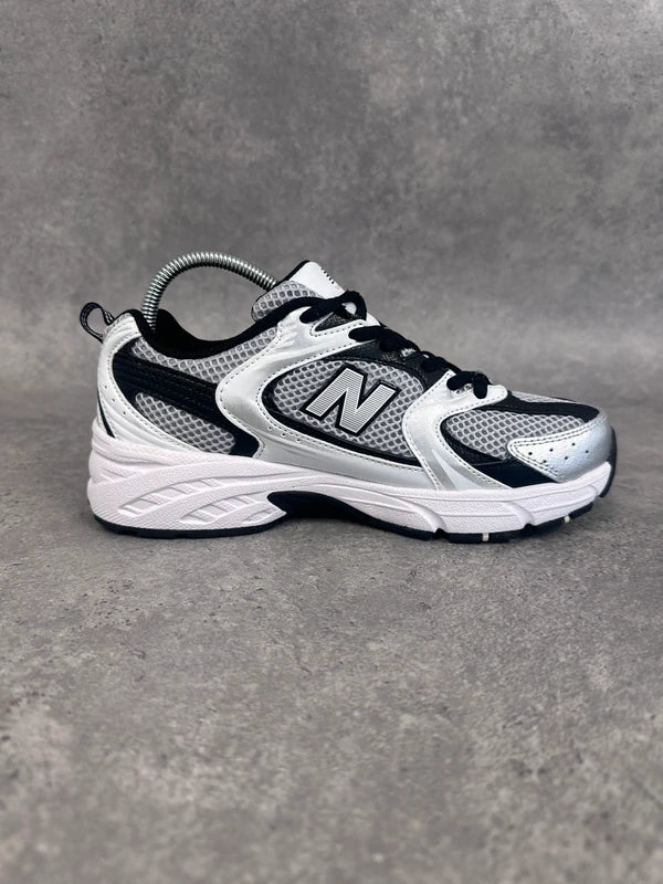 New Balance 530 Women’s Trainers UK 5 Silver Navy Y2K