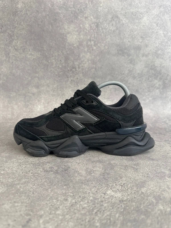 New Balance 9060 Men’s Lifestyle Trainers UK 8 Triple Black