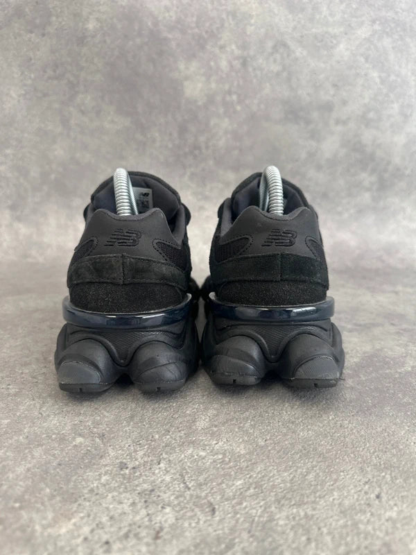 New Balance 9060 Men’s Lifestyle Trainers UK 8 Triple Black