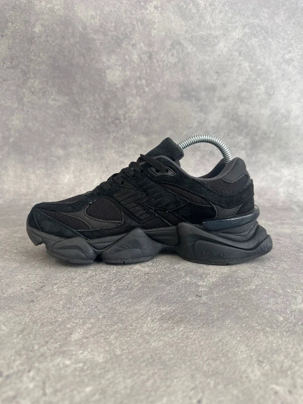 New Balance 9060 Men’s Lifestyle Trainers UK 8 Triple Black