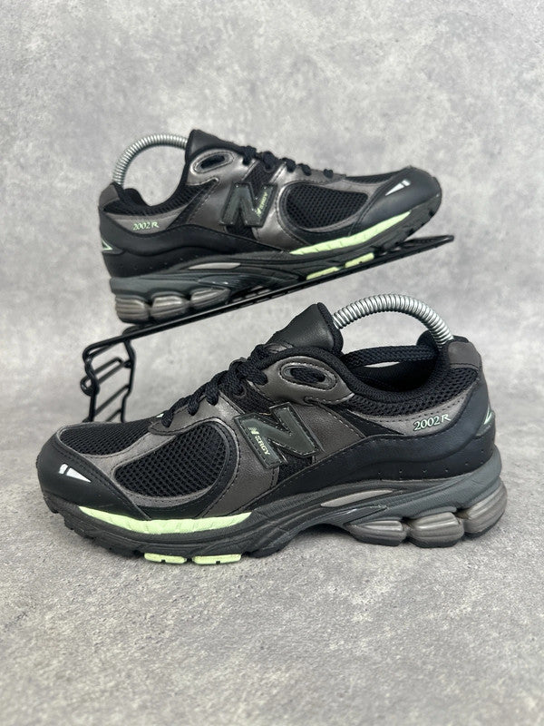 New Balance 2002R Women’s Trainers UK 6.5 Black Grey Green