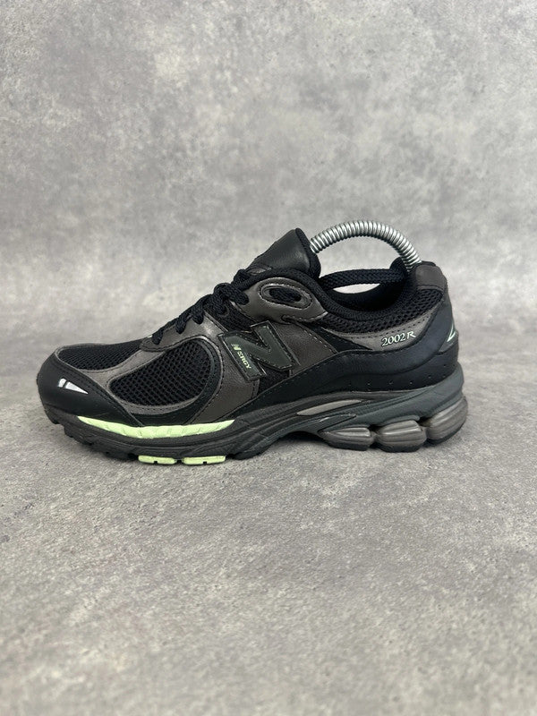 New Balance 2002R Women’s Trainers UK 6.5 Black Grey Green