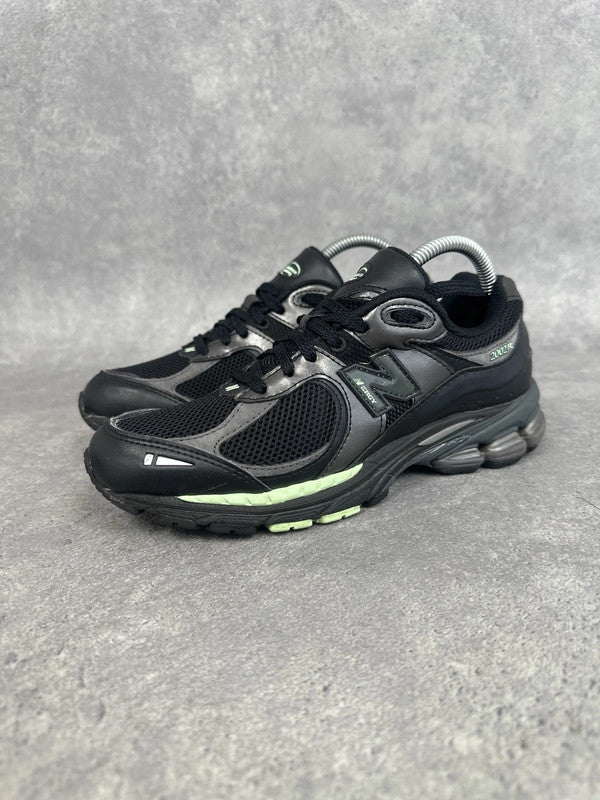 New Balance 2002R Women’s Trainers UK 6.5 Black Grey Green