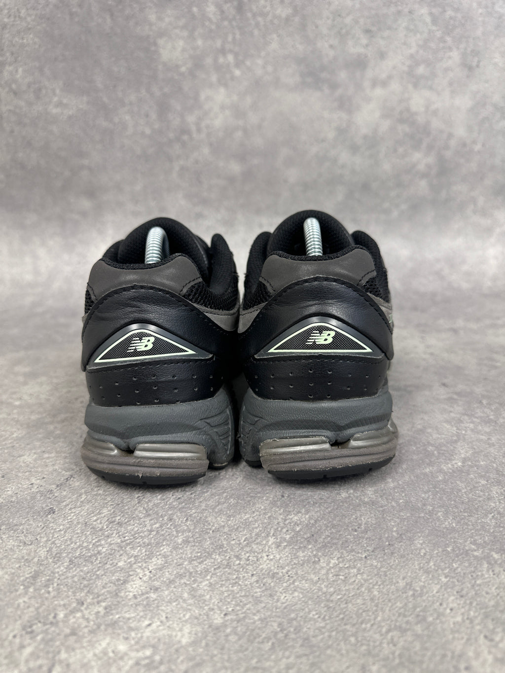 New Balance 2002R Trainers Black Grey Mint Womens UK5