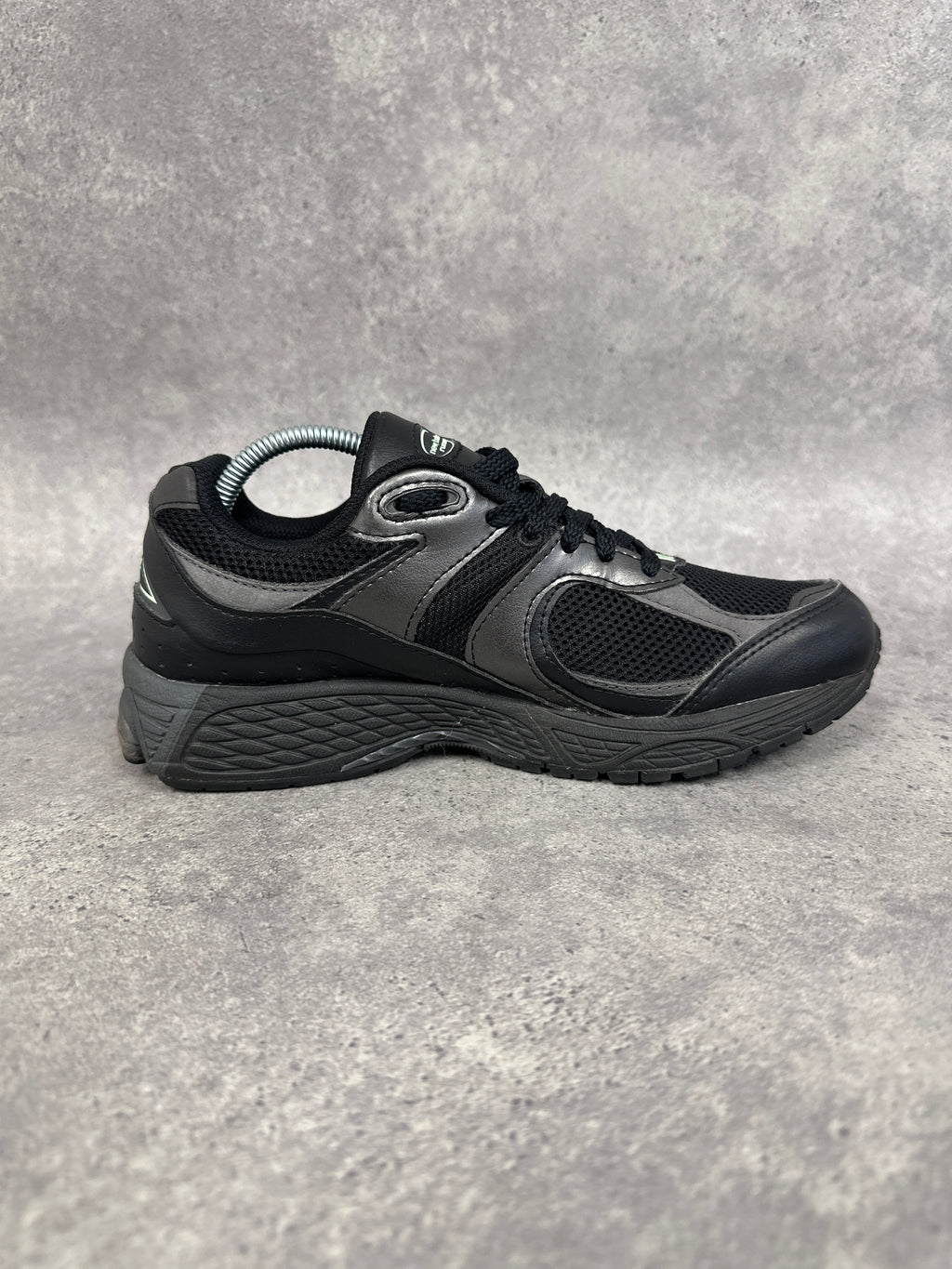 New Balance 2002R Trainers Black Grey Mint Womens UK5