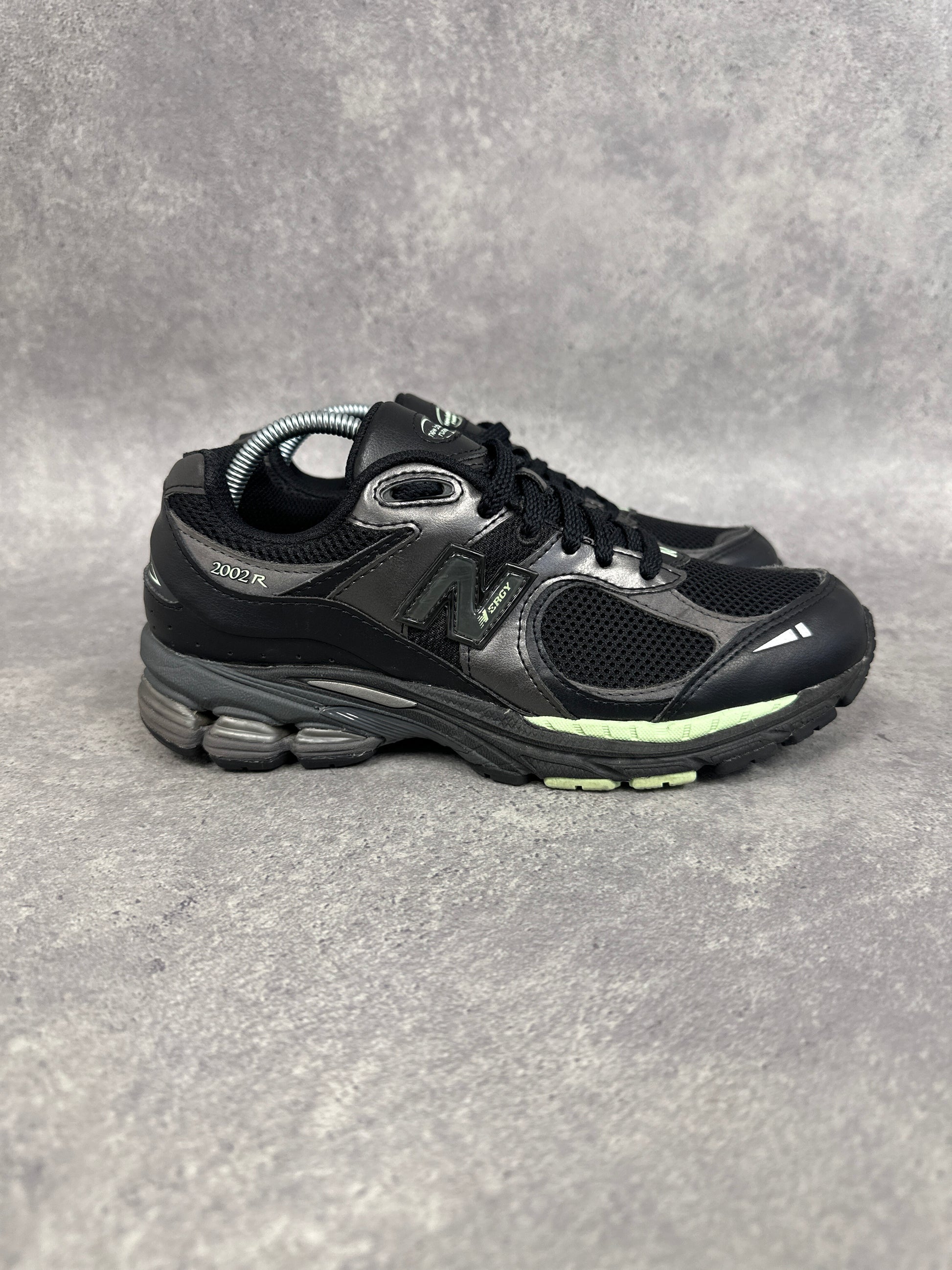 New Balance 2002R Trainers Black Grey Mint Womens UK5