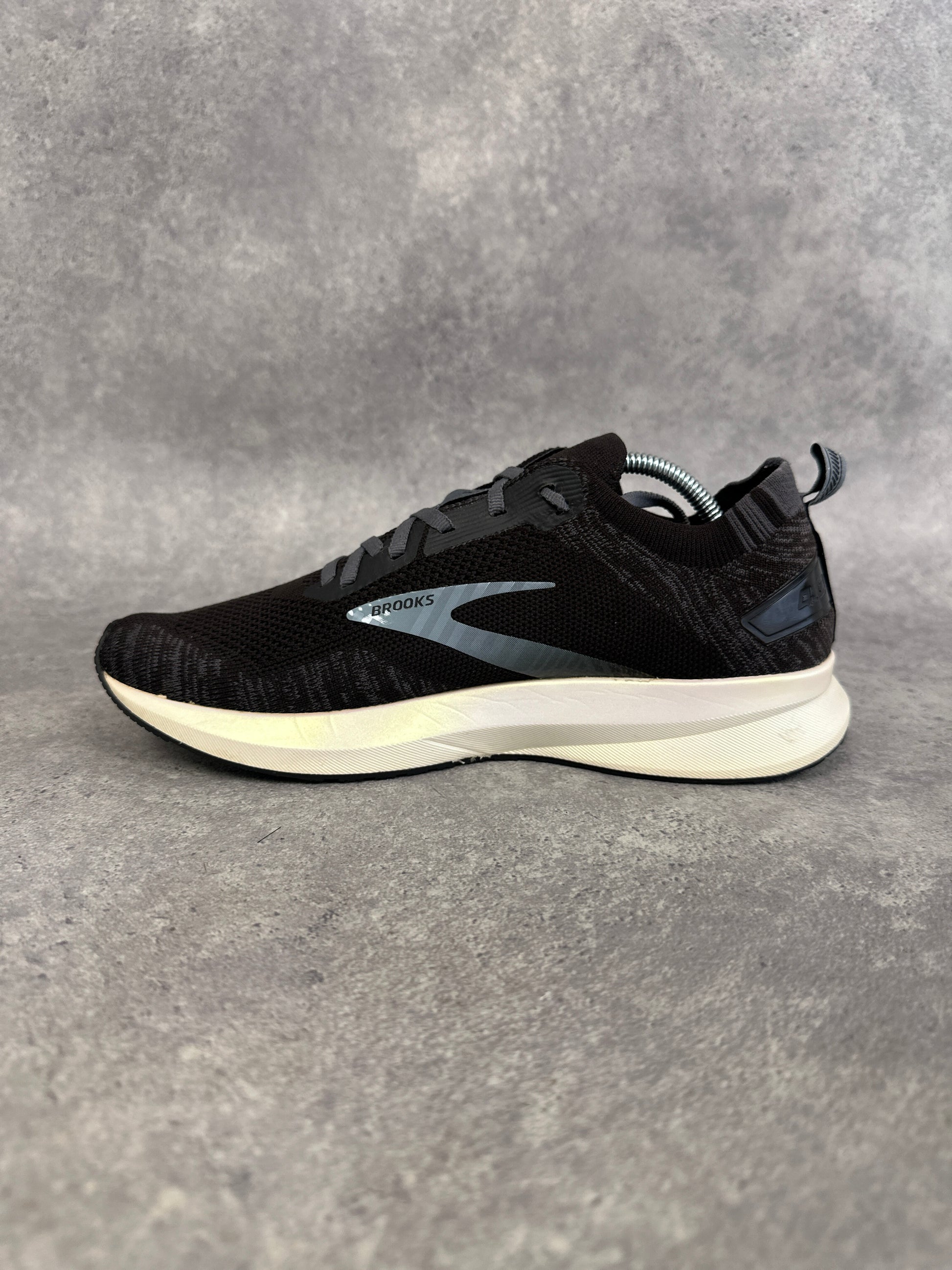 Brooks Levitate 4 Road Running Shoes UK 7.5 Black / Grey