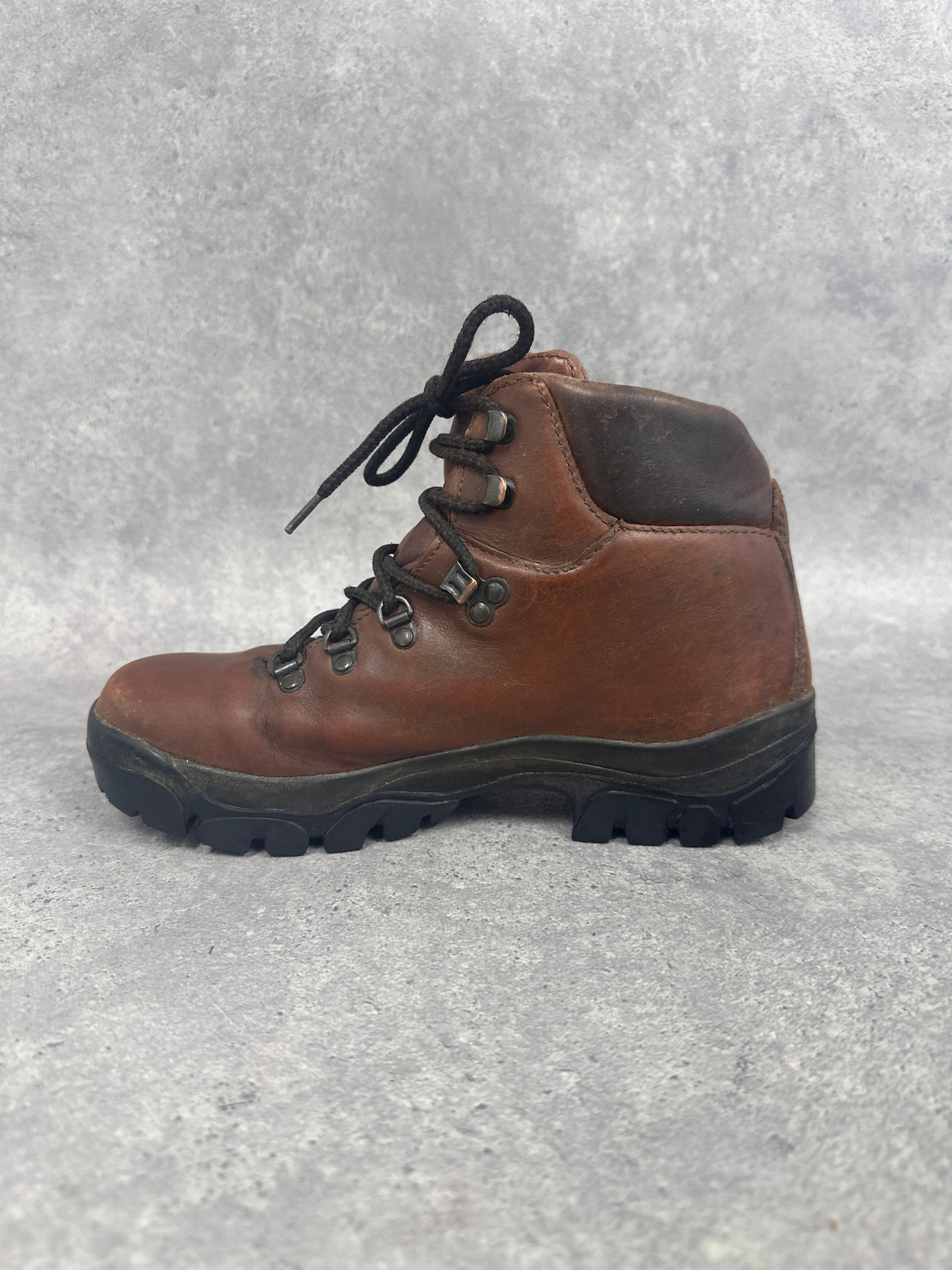 Berghaus Vintage Leather Hiking Boots UK 7 Brown Vibram Sole